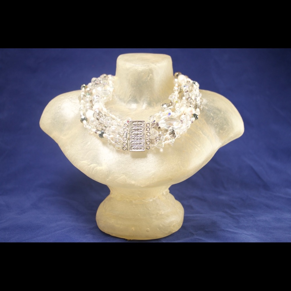Crystal and Freshwater Perl neckless